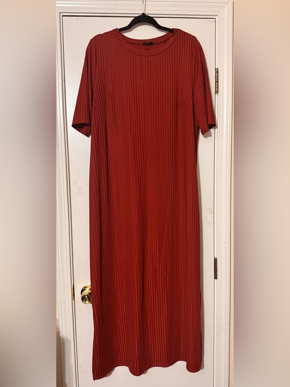Classic Brick Red Ribbed Midi Dress